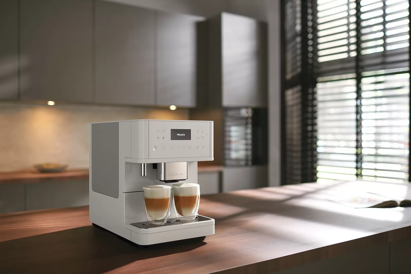 Hot Cm 6160 Milchperfektion Auftisch-Kaffeemaschinen